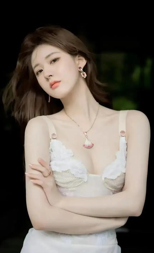 太漂亮了!一看就是个贤惠的女人,散发成熟美的女人,点赞收藏!