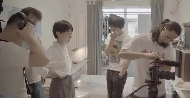 2011年,苏紫紫全裸接受记者采访,并直言:“你敢看我么?”