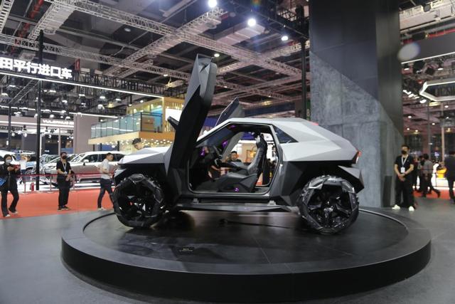 上海车展最贵的车,千万级高定SUV,卡尔曼三款新车亮相