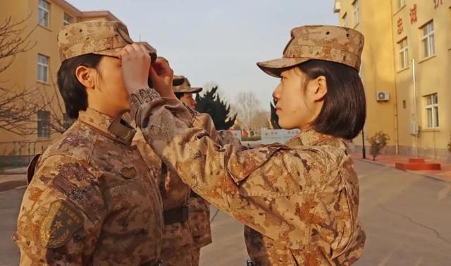 那个男兵班的女班长,原来是清华学霸!