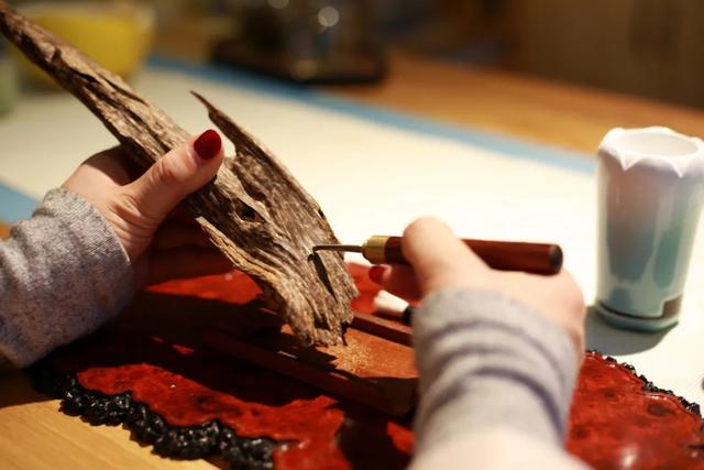 浏阳有位美女制香师,她与香“较劲”了10余年