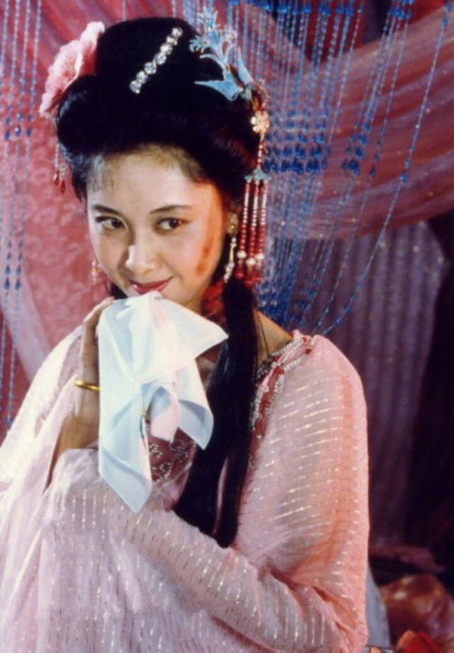 她是中国第一美女,经历过两段婚姻,72岁至今没有孩子