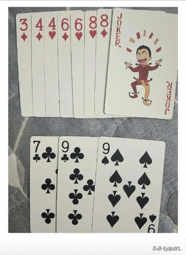 罕见老照片:赤身裸体被围观的洋女人,一丝不挂的女奴被绑在马上