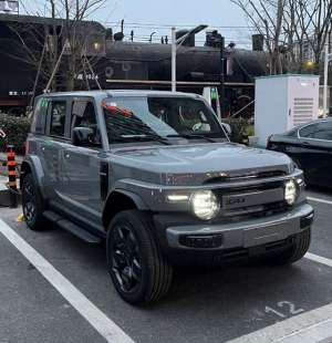 快充电动汽车(30分钟快充+501km续航，iCAR V23能否打破传统电动汽车的瓶颈)