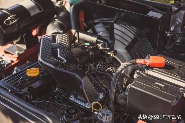 汽车发动机打不着无法启动,不要怕!修理工教你一招,一打就着!