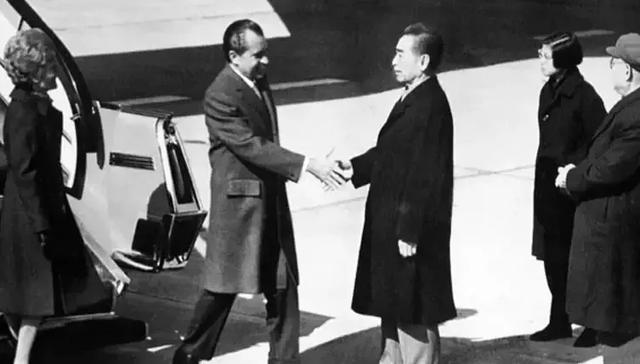 她是亚洲第一艳星,曾全裸出镜,当过间谍,后成中国卫星导航之母