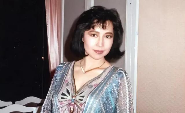 她是亚洲第一艳星,曾全裸出镜,当过间谍,后成中国卫星导航之母