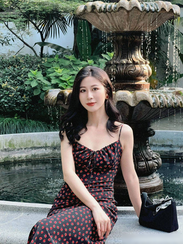 韩国顶级美女:明艳动人,完美身材令人羡慕