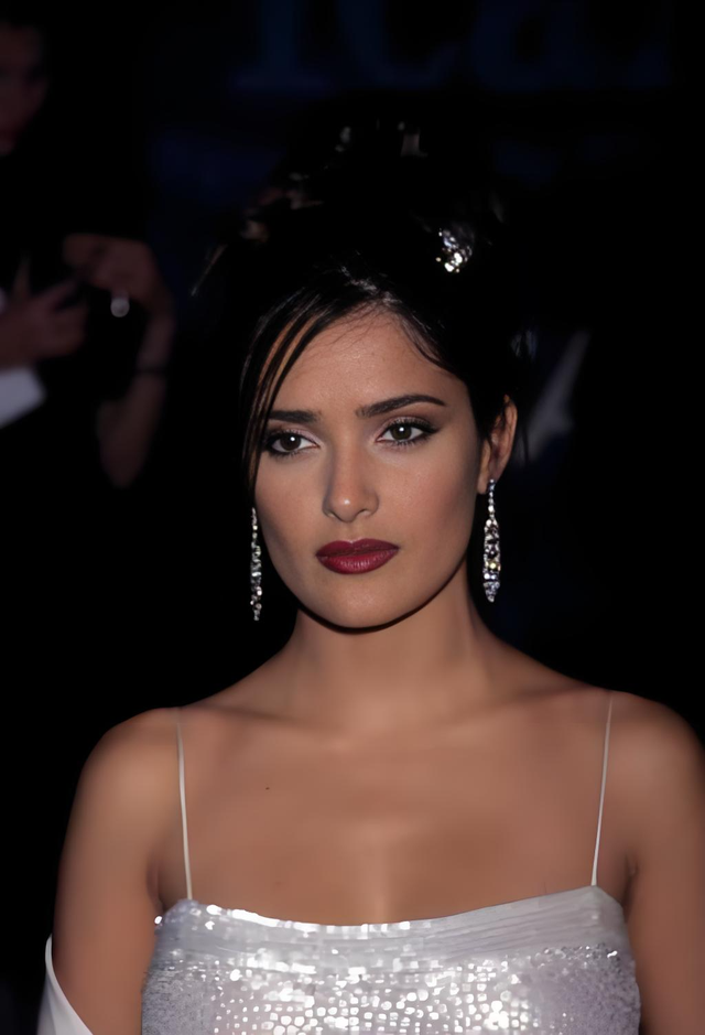 墨西哥的十大美女!性感貌美,体态丰盈!