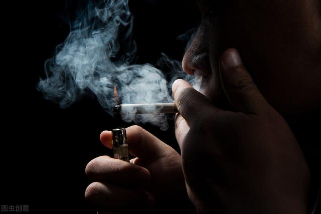 你如何看待那些抽烟喝酒又纹身的女人?