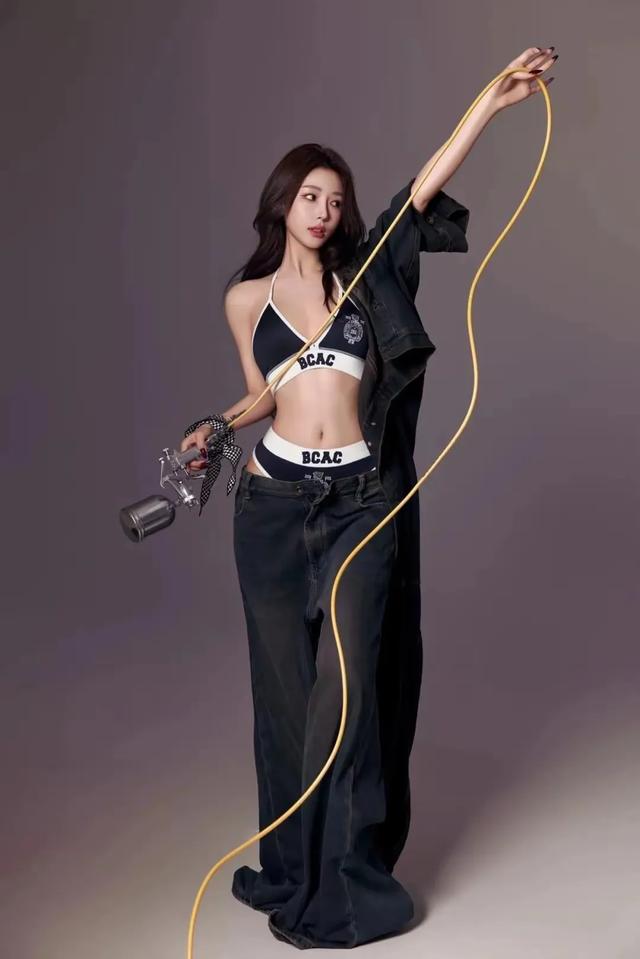 美女写真:韩系学姐的比基尼诱惑