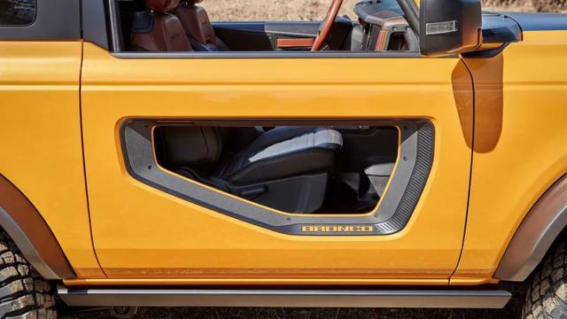 马头向下的Bronco才算福特最烈的“野马”,时隔25年出新车