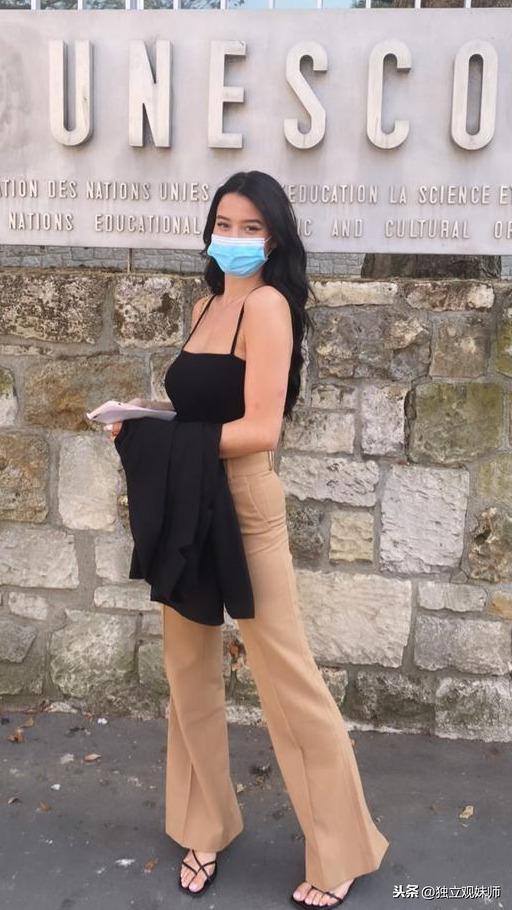 环球美女:莉娅·埃卢伊(Léa Elui)