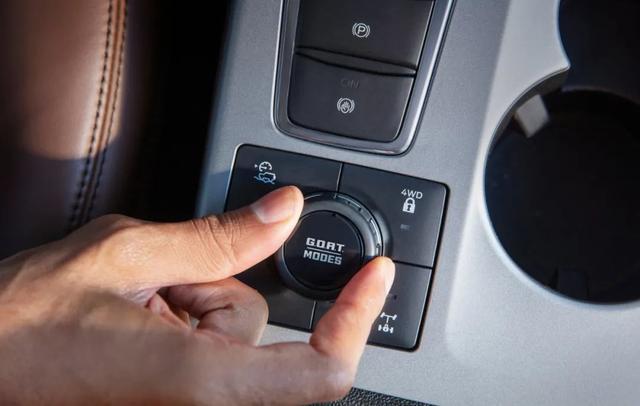 马头向下的Bronco才算福特最烈的“野马”,时隔25年出新车