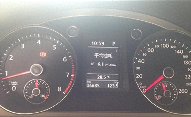 汽车表显油耗到底准不准？车主测试给你看，油耗这样算才是准确的