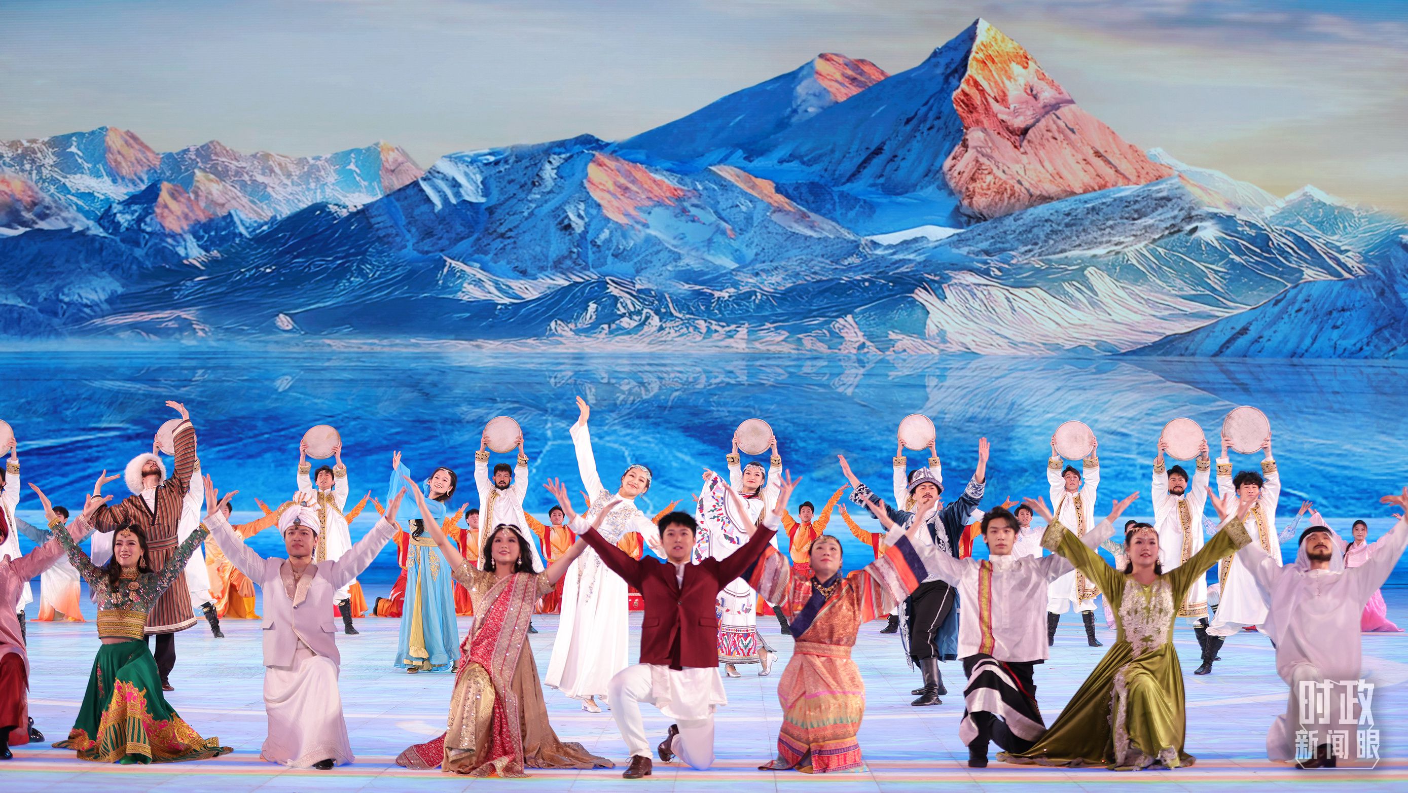 时政新闻眼丨中国再迎冰雪盛会,习近平这样阐释亚冬会主题