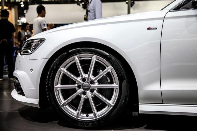 40多万的车改出160万的感觉,奥迪A6 Avant黑武士帅过自家大哥!