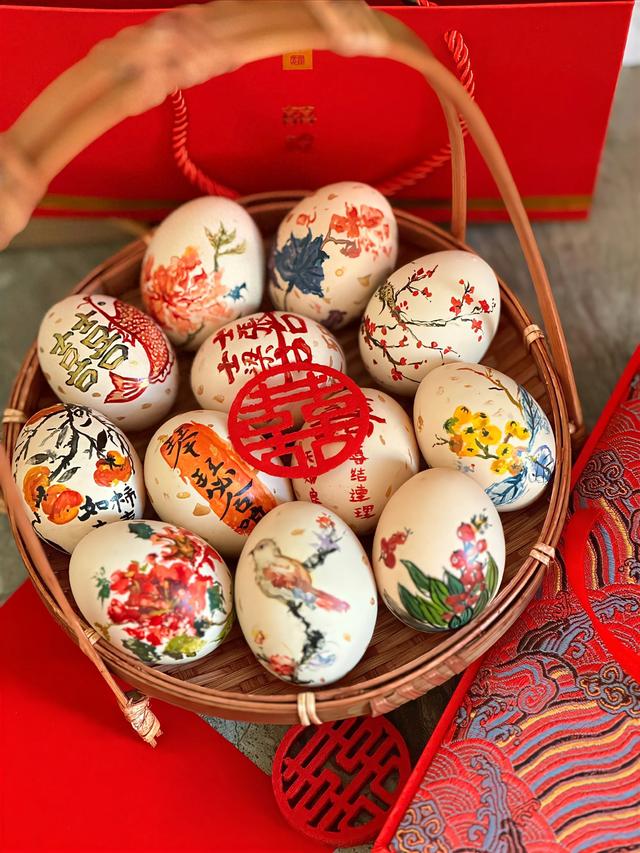 美图分享,又喜庆又漂亮的鸡蛋画,太有才了