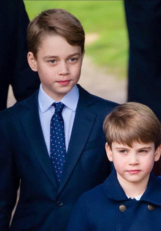 11岁乔治从“乔胖”变帅气少年,颜值不输威廉,大长腿绅士范十足