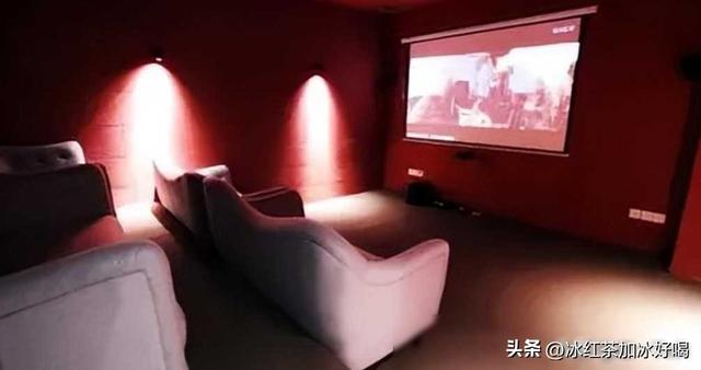 “亲嘴、摸胸”?长沙私人影院被曝卖淫,美女学生妹无底线陪侍