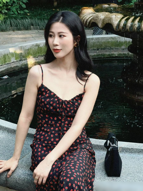 韩国顶级美女:明艳动人,完美身材令人羡慕