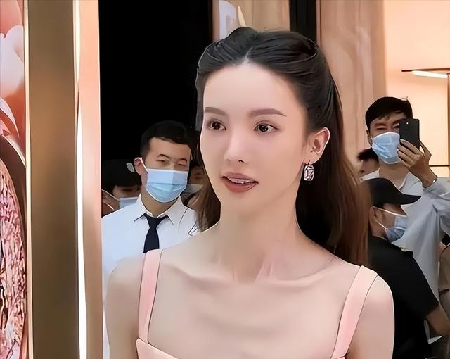 阿娇的“大粗腿”,撕碎了多少女明星的“虚伪”面具