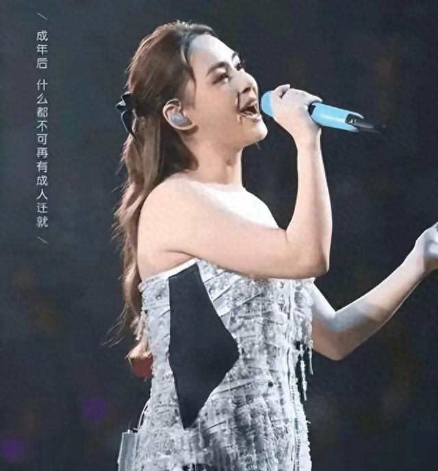 阿娇的“大粗腿”,撕碎了多少女明星的“虚伪”面具