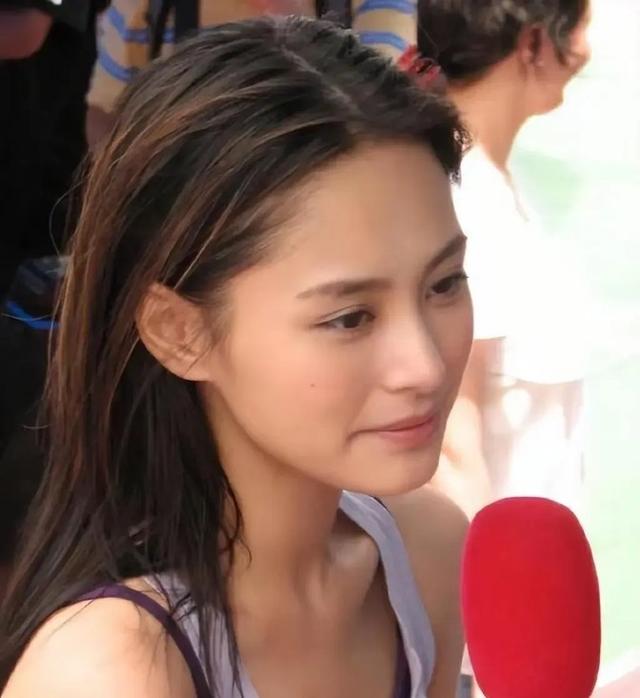 阿娇的“大粗腿”,撕碎了多少女明星的“虚伪”面具