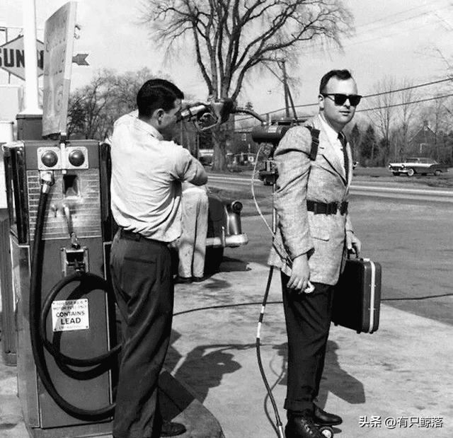 侵华日军残酷暴行,女子为活命脱下衣服让日本人拍摄,侮辱至死