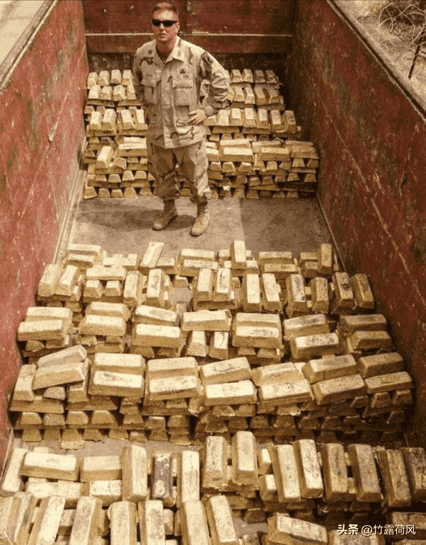 侵华日军残酷暴行,女子为活命脱下衣服让日本人拍摄,侮辱至死