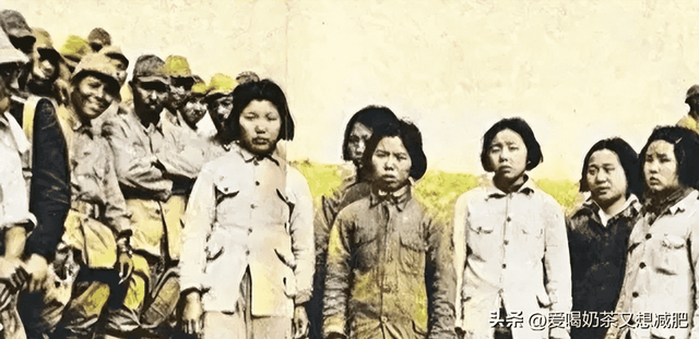 侵华日军残酷暴行,女子为活命脱下衣服让日本人拍摄,侮辱至死