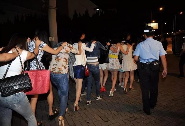 内蒙“白富美”名媛与7男子聚众淫乱,被抓大喊:他们全是我男友!