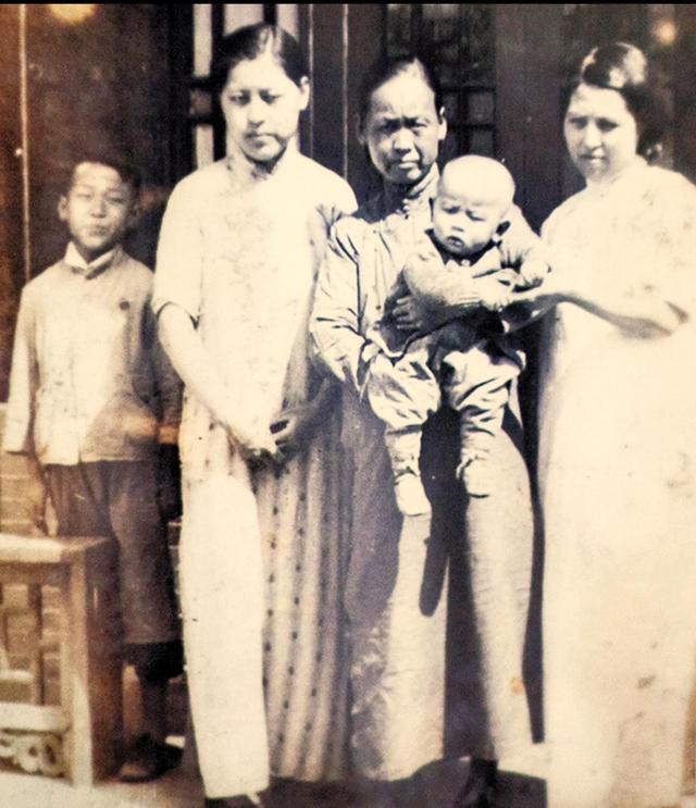 28张罕见图片,越南世界小姐比赛最受欢迎美女,乌克兰女兵