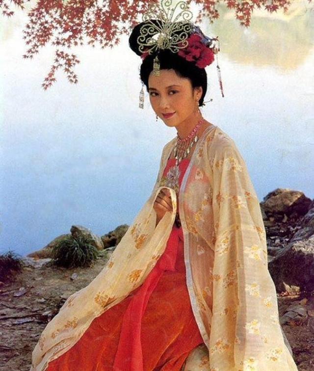 她是中国第一美女,经历过两段婚姻,72岁至今没有孩子