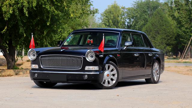 成龙代言三菱、胡歌代言CT6......粉丝:刷我的卡