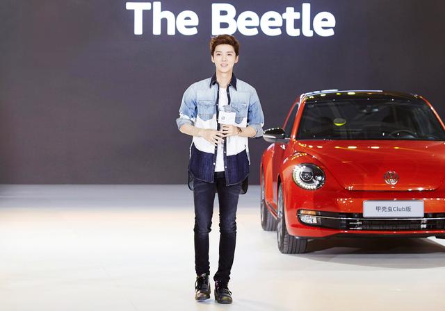 成龙代言三菱、胡歌代言CT6......粉丝:刷我的卡