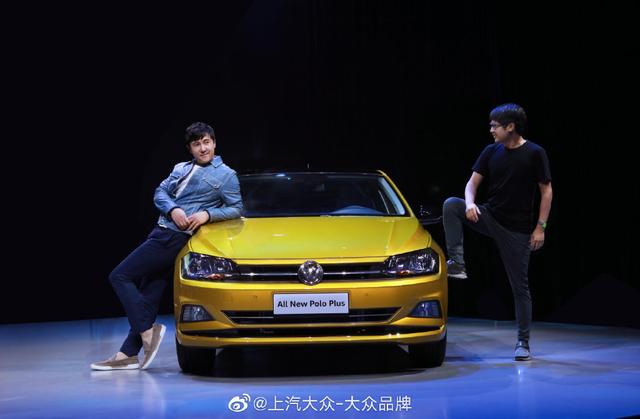 成龙代言三菱、胡歌代言CT6......粉丝:刷我的卡