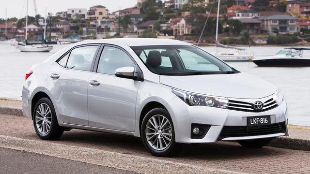 成龙代言三菱、胡歌代言CT6......粉丝:刷我的卡