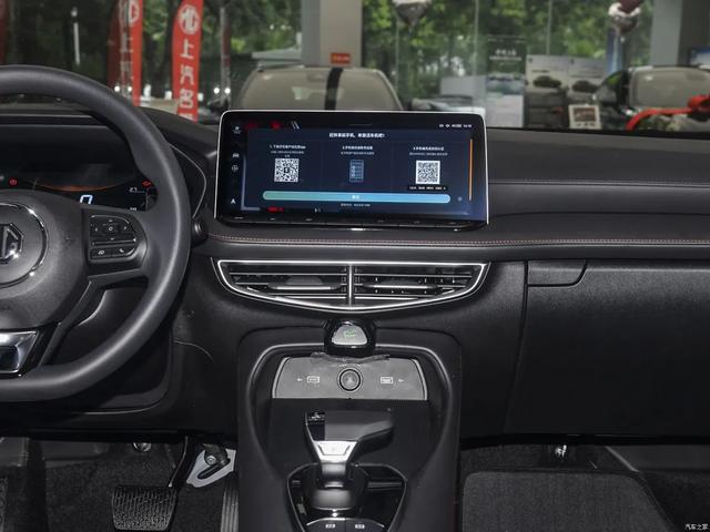 名爵MG5:6.59万起!名爵MG5、帝豪、轩逸你怎么选?