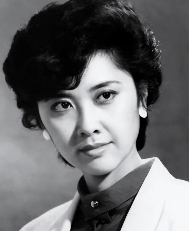 她是中国第一美女,经历过两段婚姻,72岁至今没有孩子