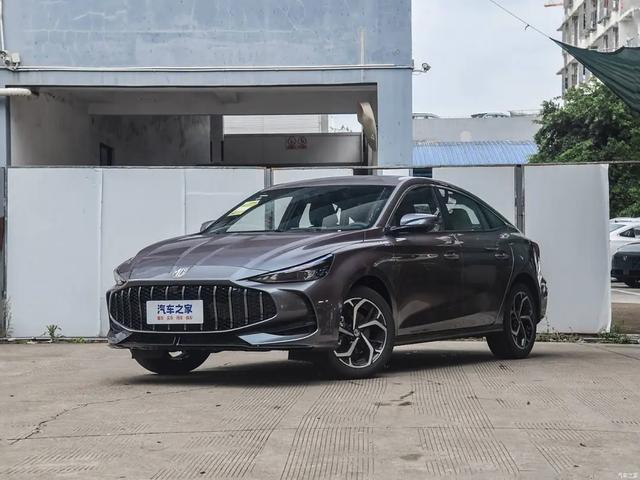 名爵MG5:6.59万起!名爵MG5、帝豪、轩逸你怎么选?