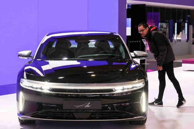 终于按捺不住了?美商务部强硬发声:应该禁止汽车用中国软硬件!