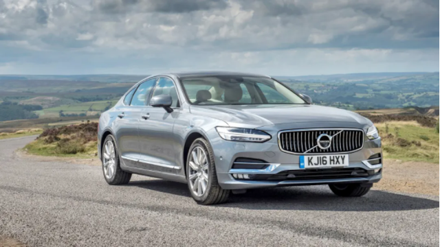 成龙代言三菱、胡歌代言CT6......粉丝:刷我的卡