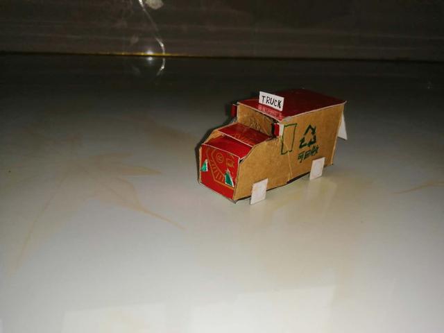 小学生手工作品,旧物利用,废旧纸盒做小车