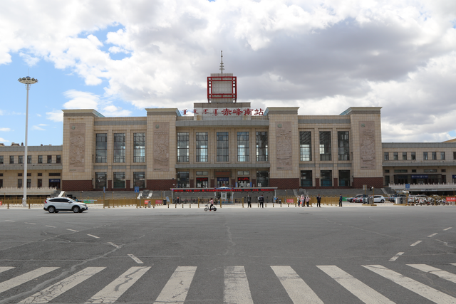 时间更短、票价更低!呼和浩特与赤峰间增开旅客列车