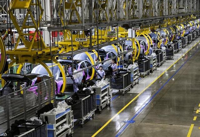 终于按捺不住了?美商务部强硬发声:应该禁止汽车用中国软硬件!