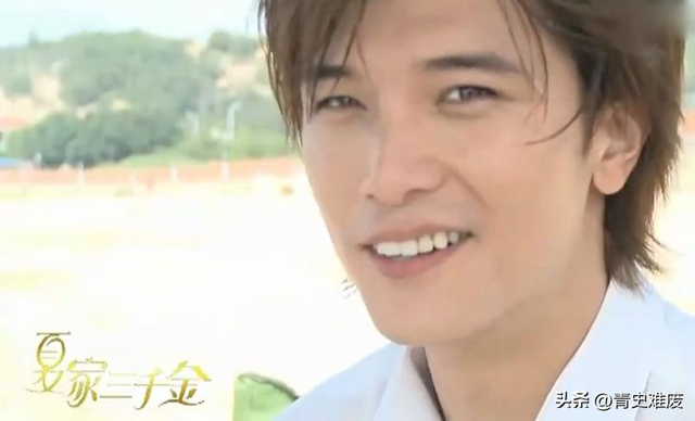 和唐嫣分手后,长达八年一直单身,直到遇见混血美女走向人生巅峰