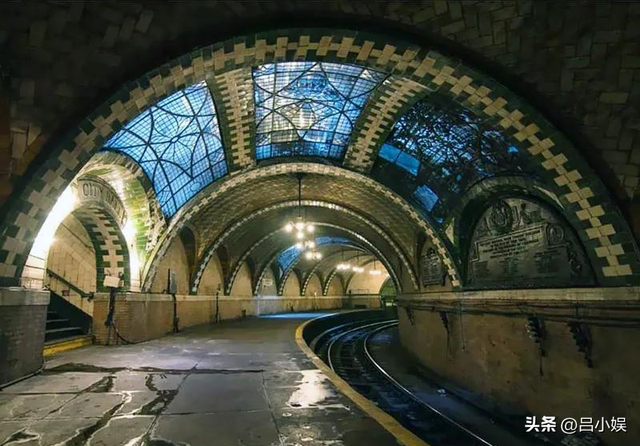 罕见照片:日本女人竟如此开放大胆,女学生脱光衣服全身赤裸上课