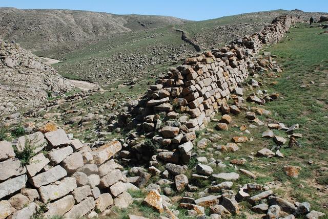 孟姜女哭长城真存在？秦始皇：她不姓姜，丈夫不叫万喜良，没我事