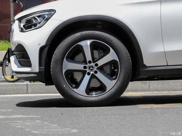 奔驰GLC L:豪华品牌中型SUV,9AT+四驱+可变悬架!最高优惠10万